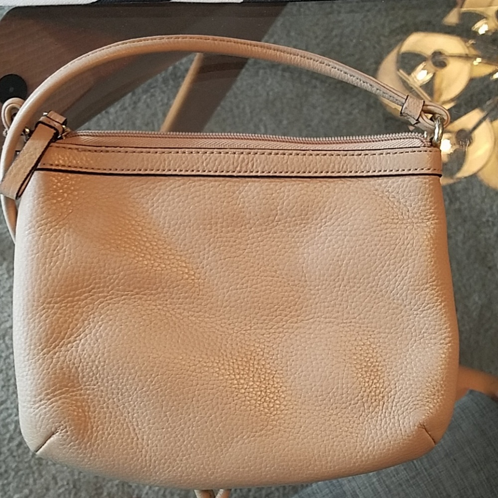 Beautiful small tan leather bag by Calvin Klein - Picture 4 of 4